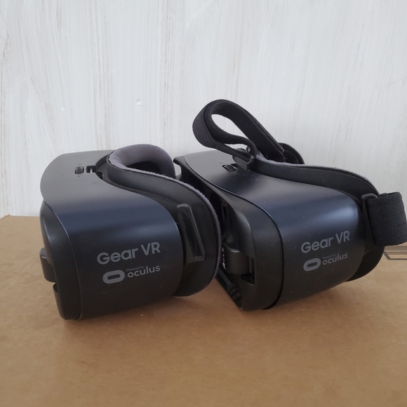 2 Samsung Gear VR Oculus